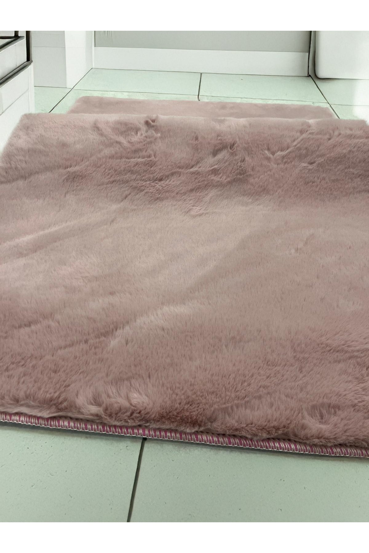 Class Serisi Pembe Tavşan Tüyü Halı